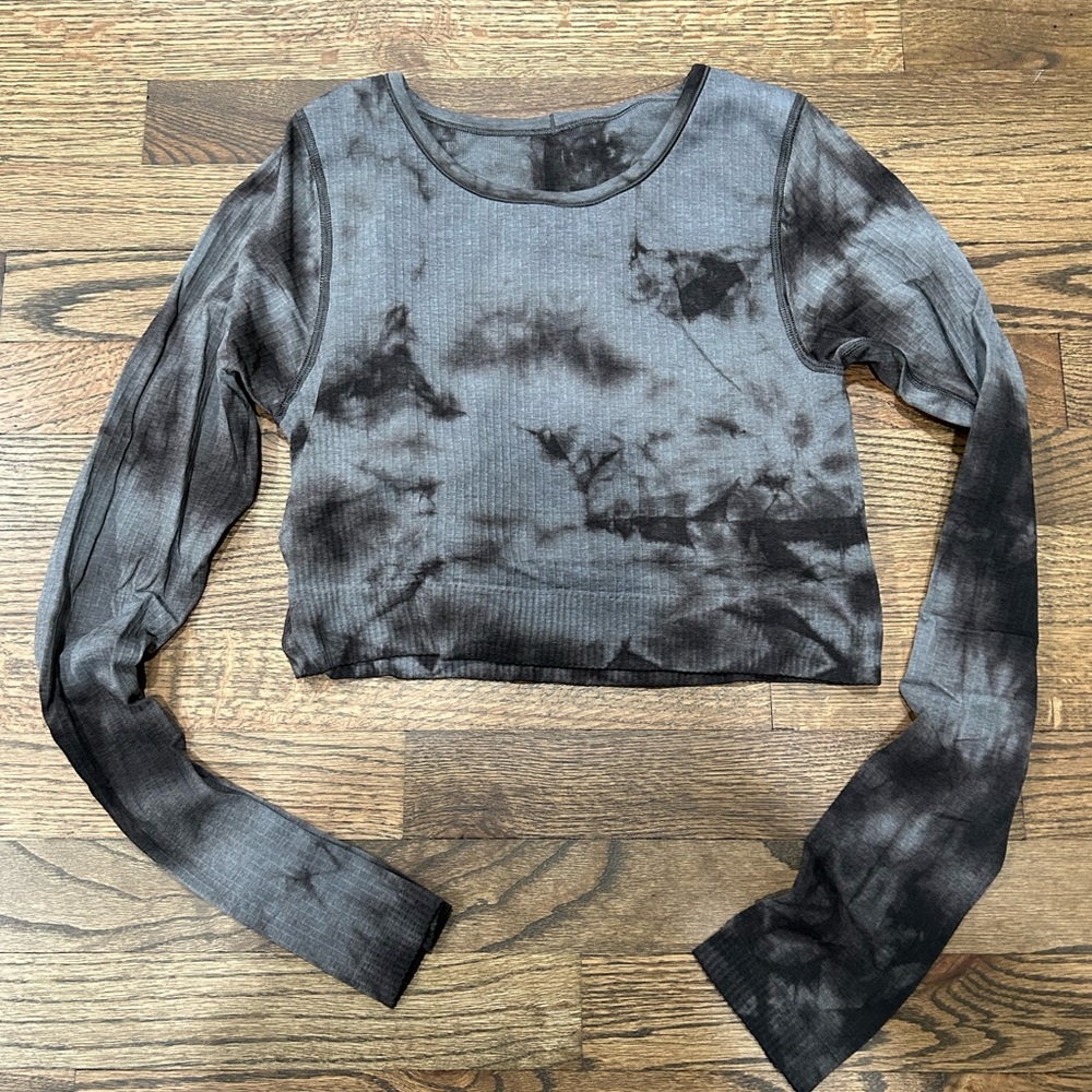 Ebb to Street Long Sleeve Shirt - Lululemon - size 6